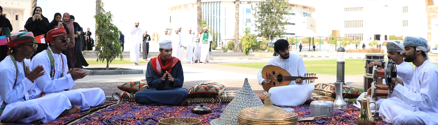 موضوع تعبير عن العيد الوطني العماني بالمقدمة والخاتمة